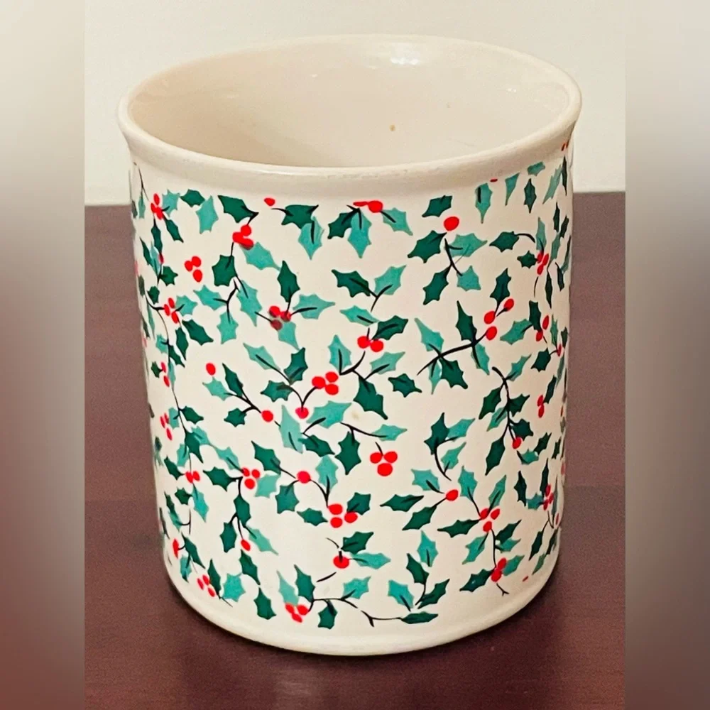 Vintage Christmas Holly Berry Mug Sunny Korea Holiday Coffee Cup- Excellent Cond